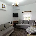 Gogu Apartment *